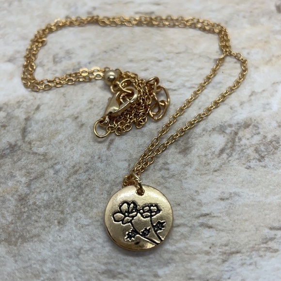 Gold Flower Minimalist Pendant Necklace - Picture 7 of 9